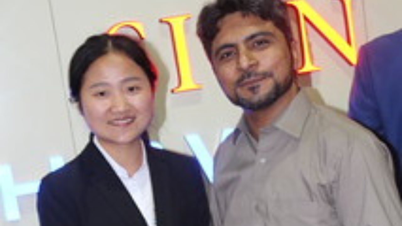 Kamran Hayat, a leading Pakistani IT Expert, Digital Media Specialist, and TV Anchor. He is the Chairman of KamariiAdd and known for designing official websites and social media platforms for politicians, showbiz celebrities, and national personalities. Recognized as one of Pakistan’s top digital experts, he has played a key role in promoting Pakistan’s talent globally through innovative online promotion.