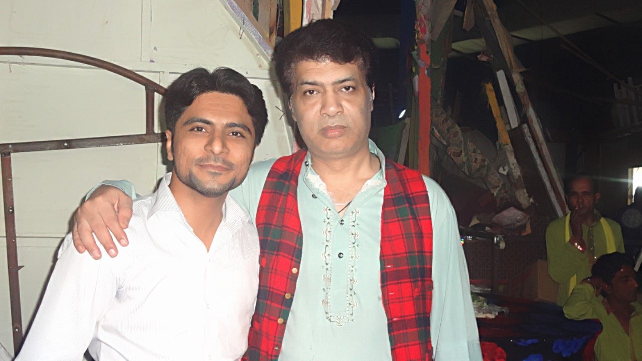 Kamran Hayat, a leading Pakistani IT Expert, Digital Media Specialist, and TV Anchor. He is the Chairman of KamariiAdd and known for designing official websites and social media platforms for politicians, showbiz celebrities, and national personalities. Recognized as one of Pakistan’s top digital experts, he has played a key role in promoting Pakistan’s talent globally through innovative online promotion.