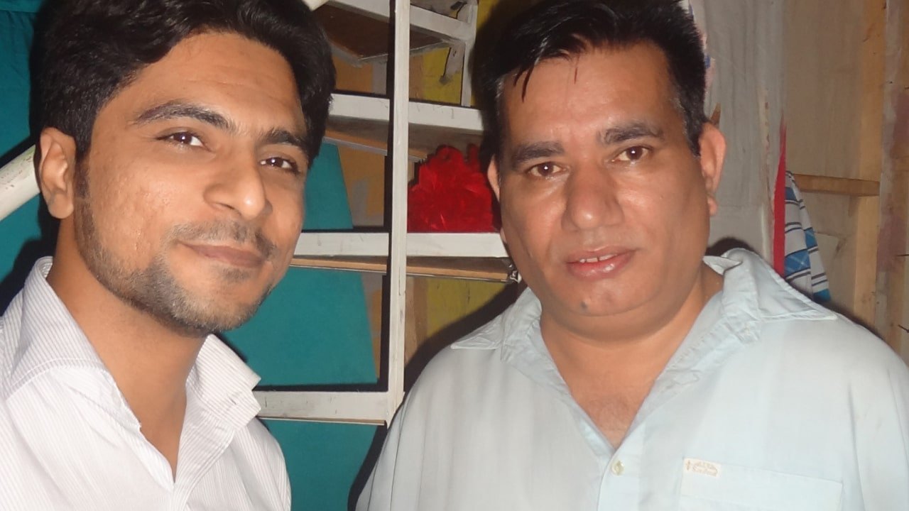 Kamran Hayat, a leading Pakistani IT Expert, Digital Media Specialist, and TV Anchor. He is the Chairman of KamariiAdd and known for designing official websites and social media platforms for politicians, showbiz celebrities, and national personalities. Recognized as one of Pakistan’s top digital experts, he has played a key role in promoting Pakistan’s talent globally through innovative online promotion.