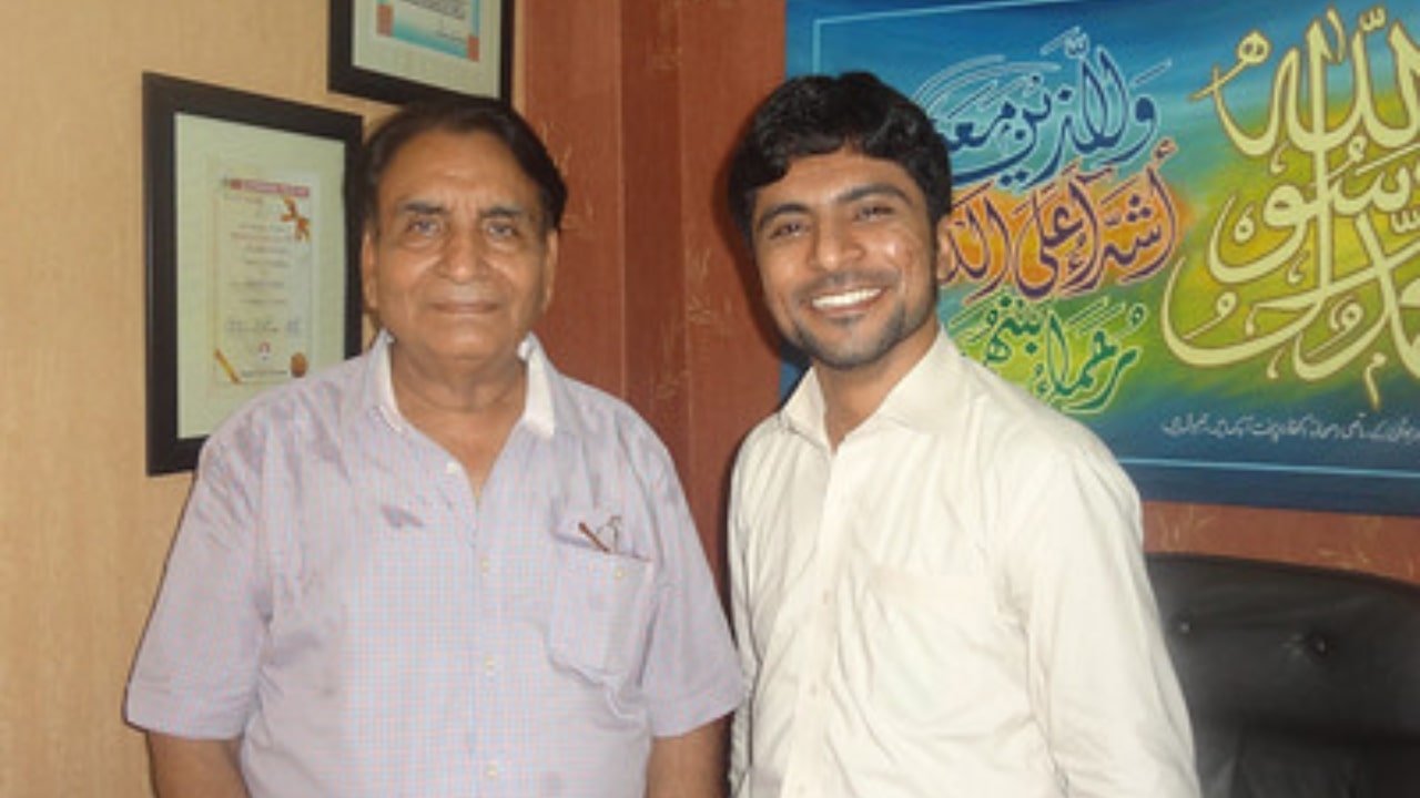 Kamran Hayat, a leading Pakistani IT Expert, Digital Media Specialist, and TV Anchor. He is the Chairman of KamariiAdd and known for designing official websites and social media platforms for politicians, showbiz celebrities, and national personalities. Recognized as one of Pakistan’s top digital experts, he has played a key role in promoting Pakistan’s talent globally through innovative online promotion.